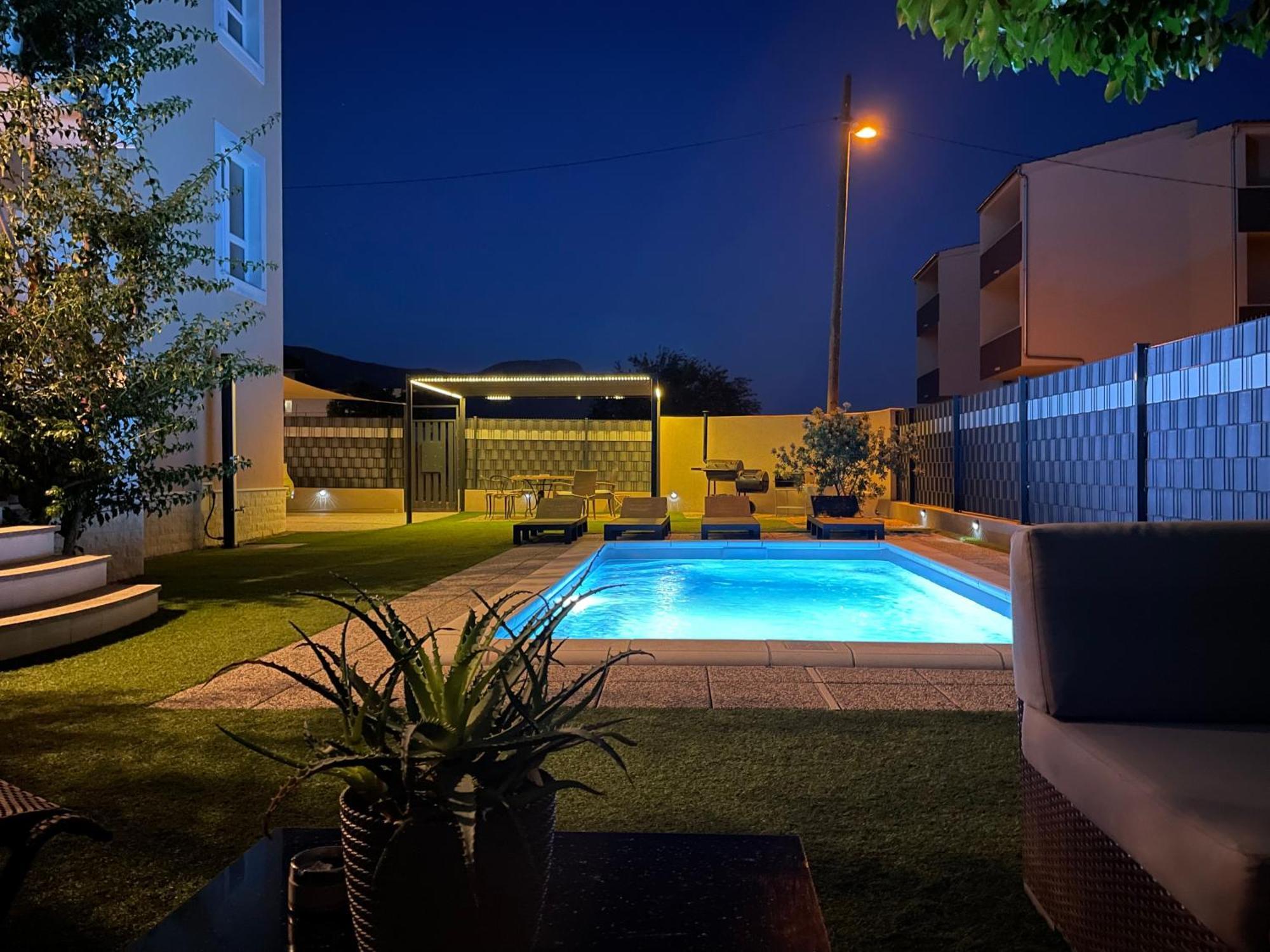 Villa Andrijana - Exclusively Yours - Family Getaway With Private Pool Kaštela Εξωτερικό φωτογραφία