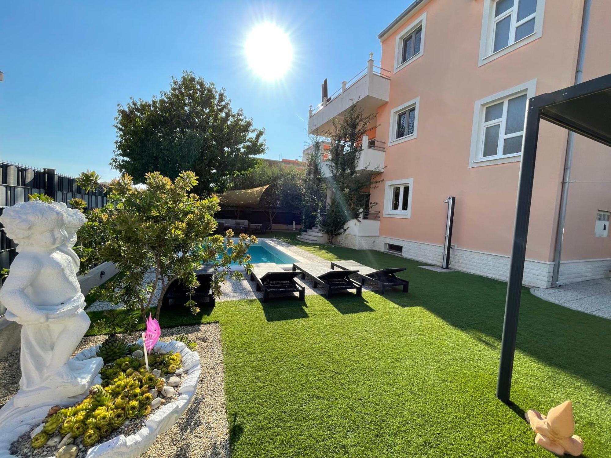 Villa Andrijana - Exclusively Yours - Family Getaway With Private Pool Kaštela Εξωτερικό φωτογραφία